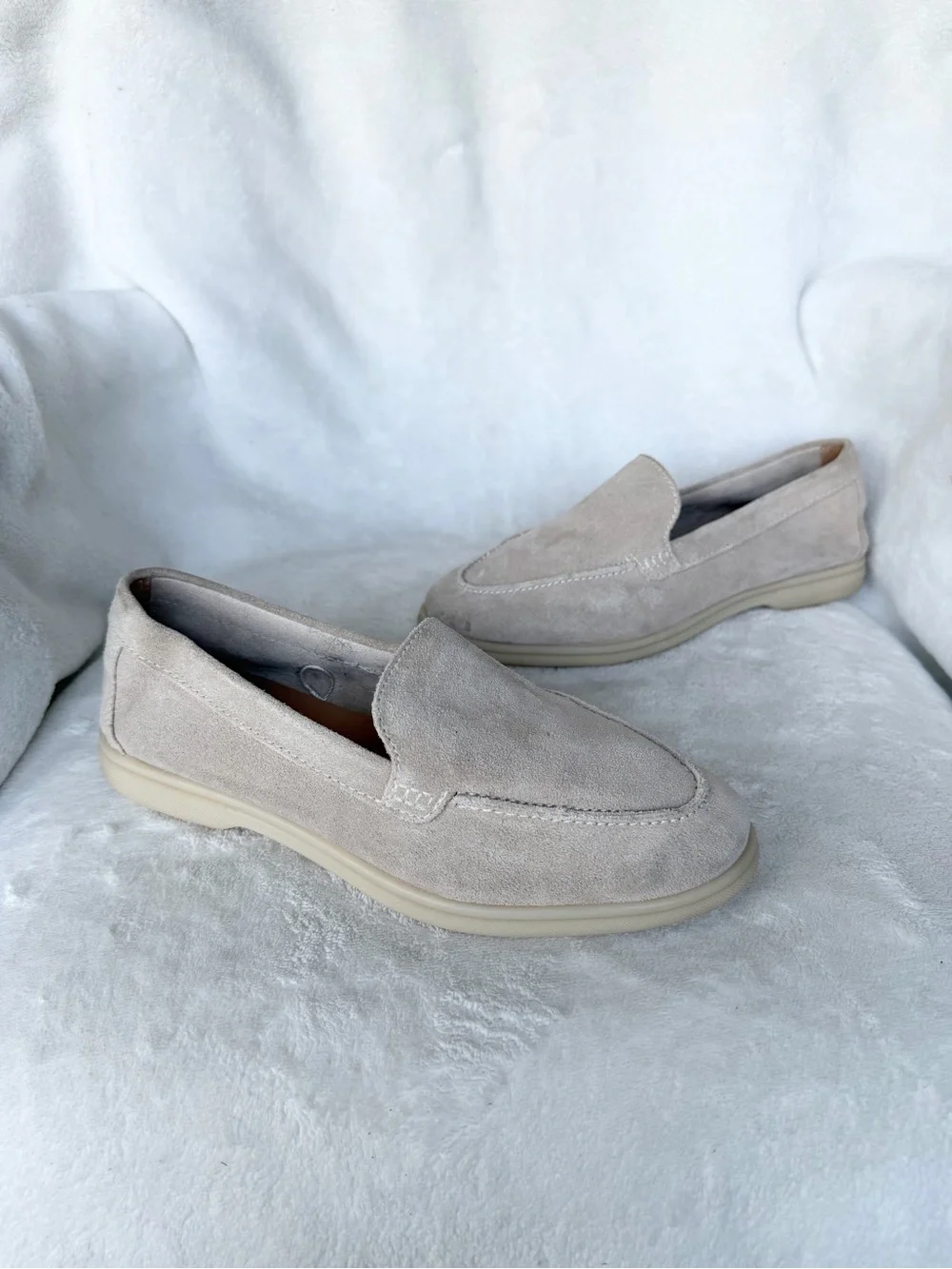 Tahari Slip-on Loafers-light Grey Suede Upper and A Flexible Rubber Sole Size 7